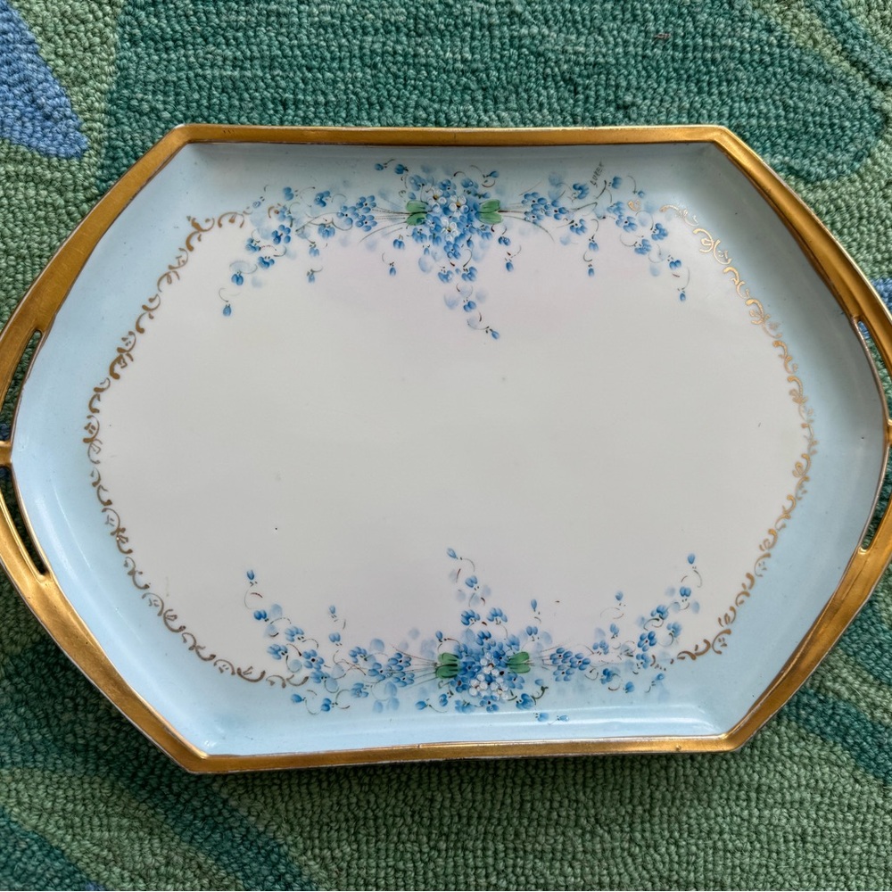 Artist signed hand painted Porcelain blue & gold tray. - Picture 2 of 8